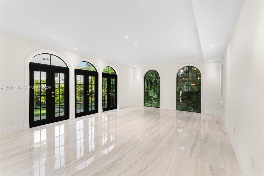 Spacious, unfurnished interior of a new home in , Miami (Image 33).