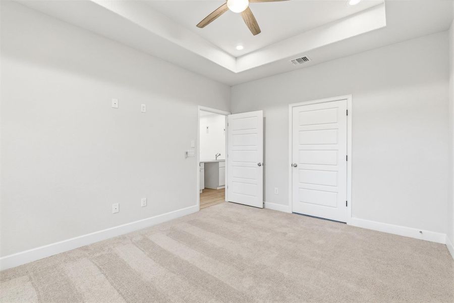 Spacious, unfurnished interior of a new home in , San Antonio (Image 27).