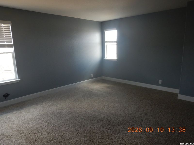 Spacious, unfurnished interior of a new home in , Cibolo (Image 5).