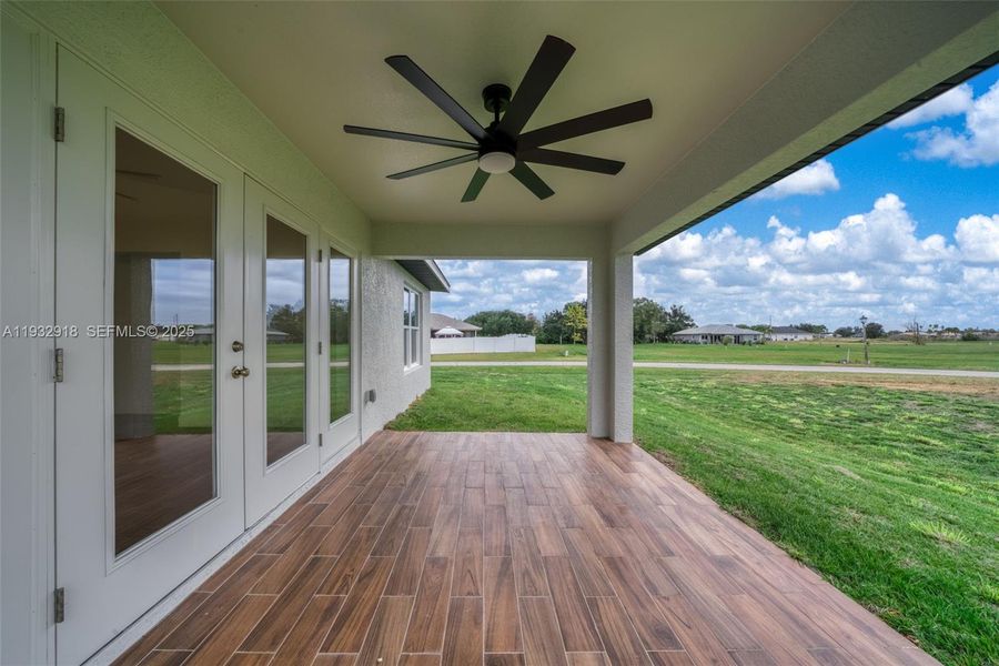 Exterior details and patio area of a home in , Sebring (Image 3).