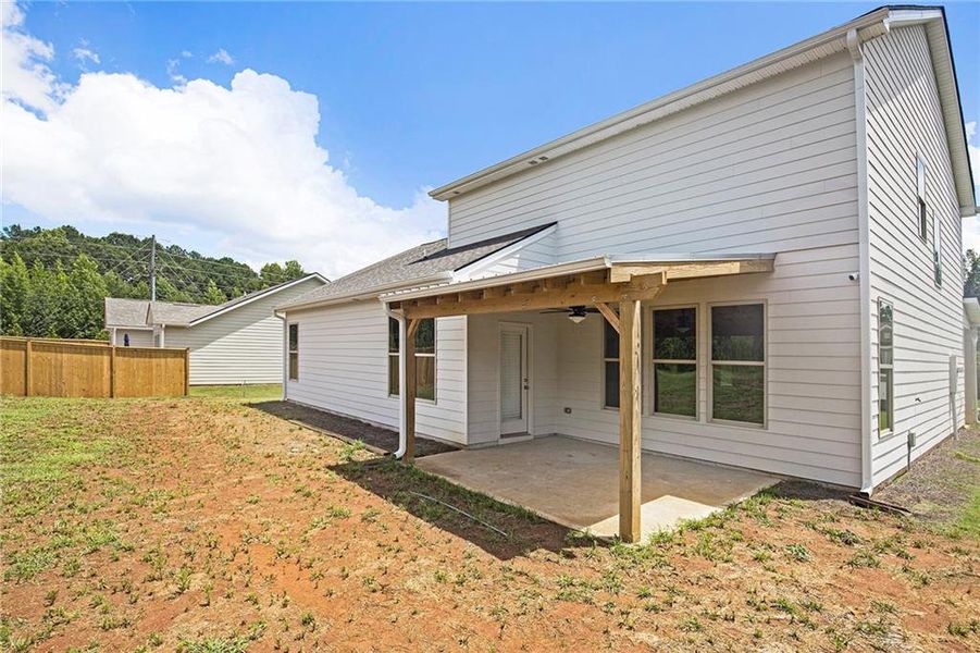 Exterior details and patio area of a home in Vineyard Park, Griffin (Image 20).
