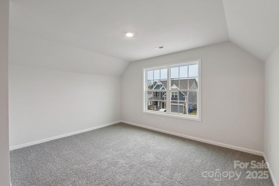 Spacious, unfurnished interior of a new home in Sylvan Creek, Denver (Image 13).