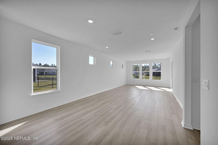 Spacious, unfurnished interior of a new home in Del Webb Wildlight, Wildlight (Image 12). Spacious, unfurnished interior of a new home in Del Webb Wildlight, Wildlight (Image 12).