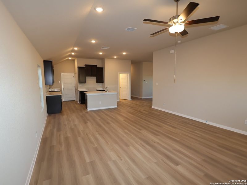 Spacious, unfurnished interior of a new home in Agave, San Antonio (Image 26).
