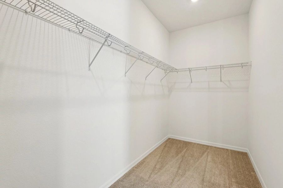Spacious, unfurnished interior of a new home in Catamaran Cove, Rockledge (Image 20).