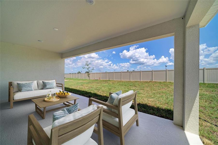 Exterior details and patio area of a home in Pasadena Ridge, Dade City (Image 3).