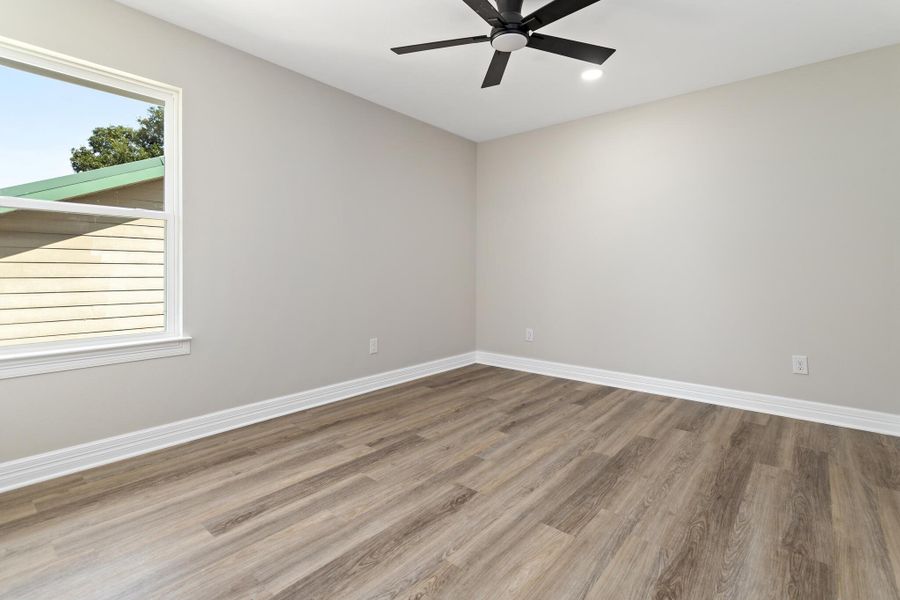 Spacious, unfurnished interior of a new home in , Port Neches (Image 19).