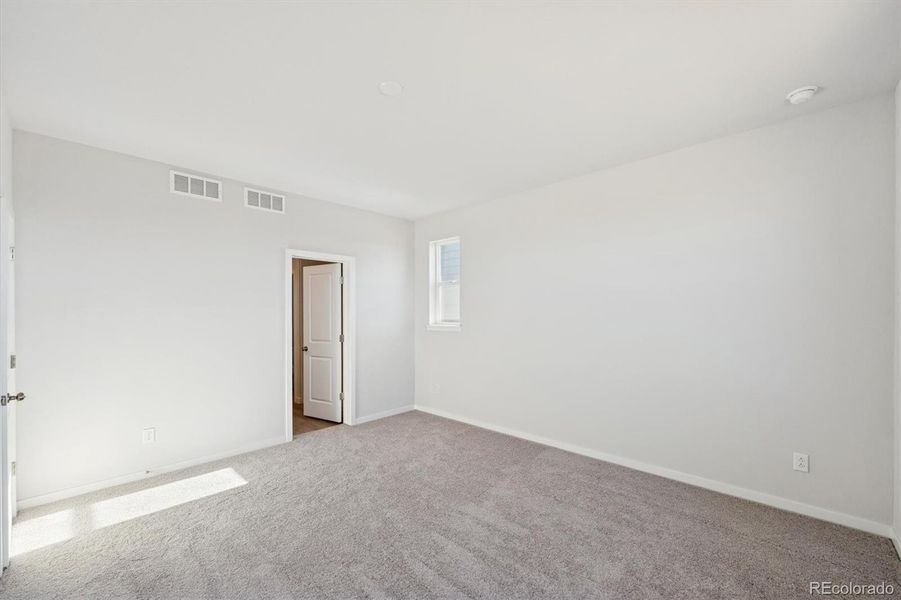 Spacious, unfurnished interior of a new home in Sweetgrass, Dacono (Image 17).