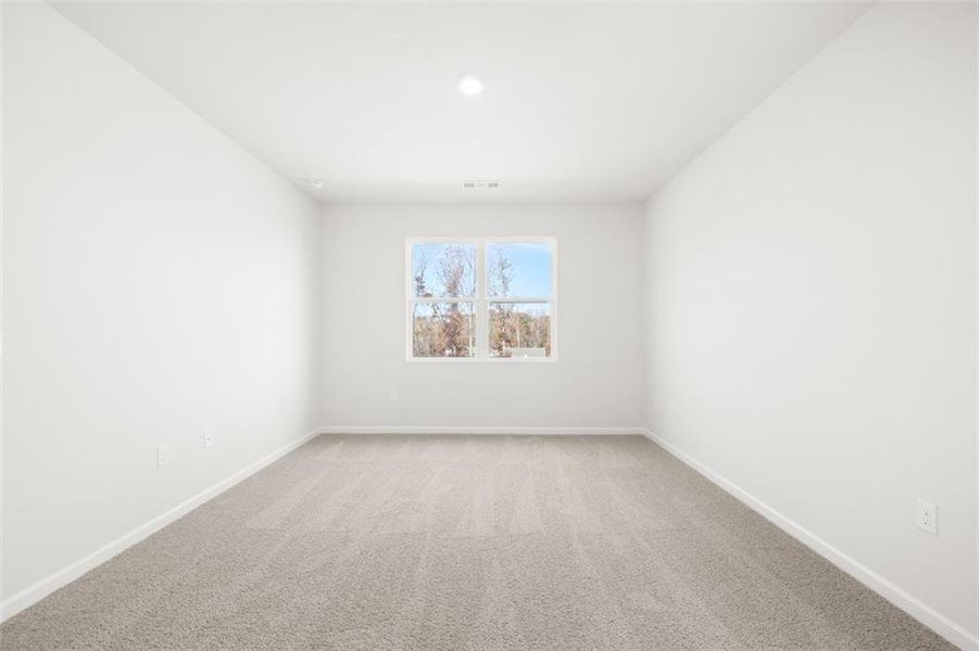 Spacious, unfurnished interior of a new home in Falcon Landing, Gainesville (Image 40).