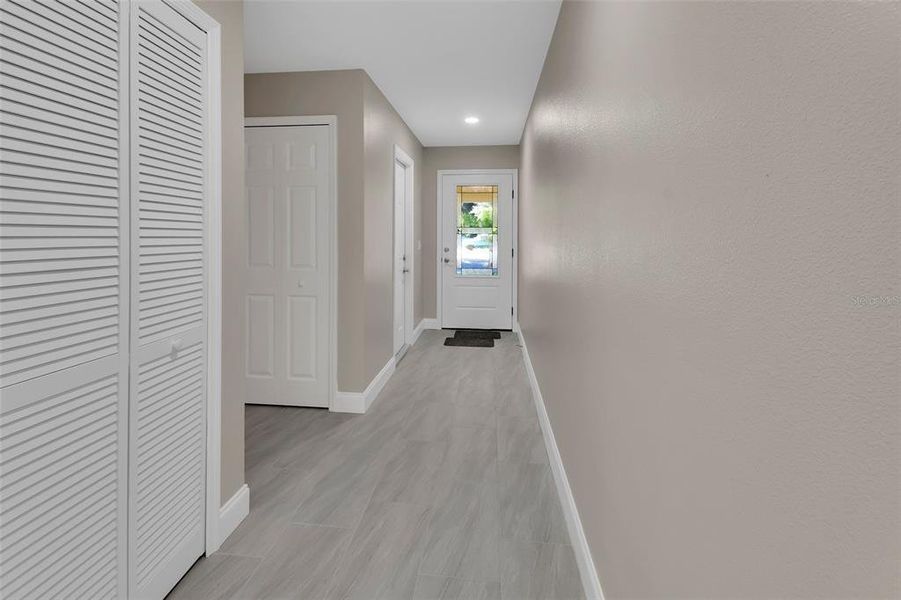 Spacious, unfurnished interior of a new home in , Daytona Beach (Image 15).