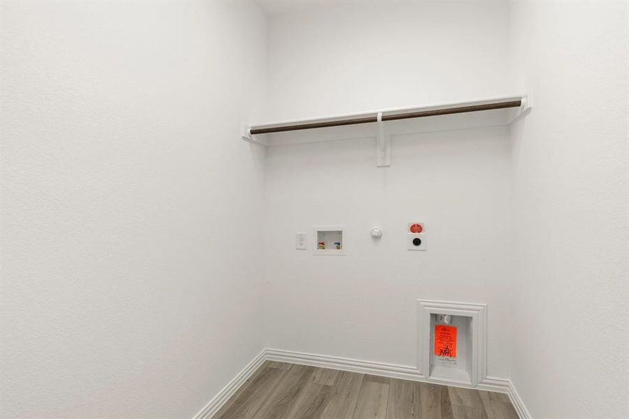 Open Kitchen-Living Room Open Kitchen-Living Room