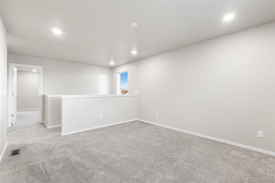 Spacious, unfurnished interior of a new home in Wolf Creek Run West, Strasburg (Image 17).