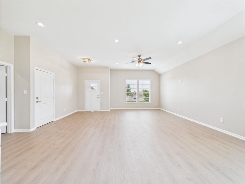 Spacious, unfurnished interior of a new home in , Santa Fe (Image 31). Spacious, unfurnished interior of a new home in , Santa Fe (Image 31).
