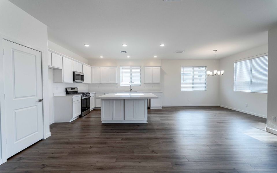 Spacious, unfurnished interior of a new home in Rancho Mirage, Maricopa (Image 12). Spacious, unfurnished interior of a new home in Rancho Mirage, Maricopa (Image 12).