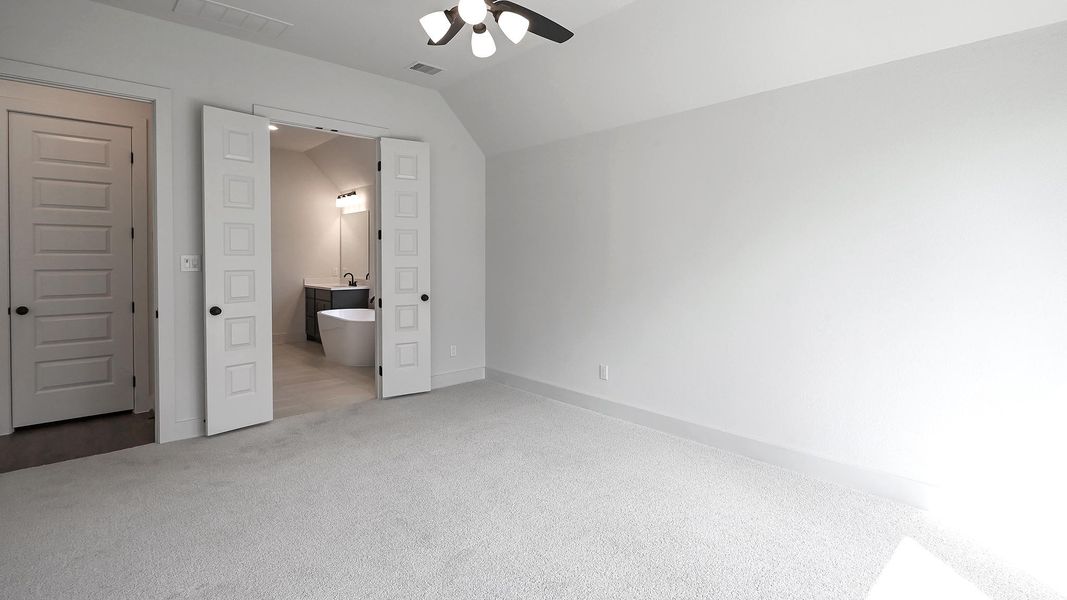 Spacious, unfurnished interior of a new home in Crosswinds, Kyle (Image 22).