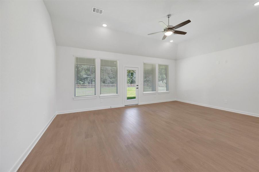 Spacious, unfurnished interior of a new home in Lone Star Landing, Montgomery (Image 39). Spacious, unfurnished interior of a new home in Lone Star Landing, Montgomery (Image 39).