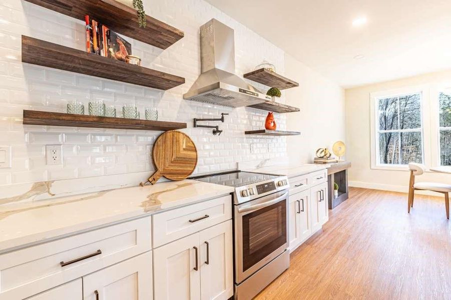 Furnished interior view inside a new home in , Dallas (Image 12).