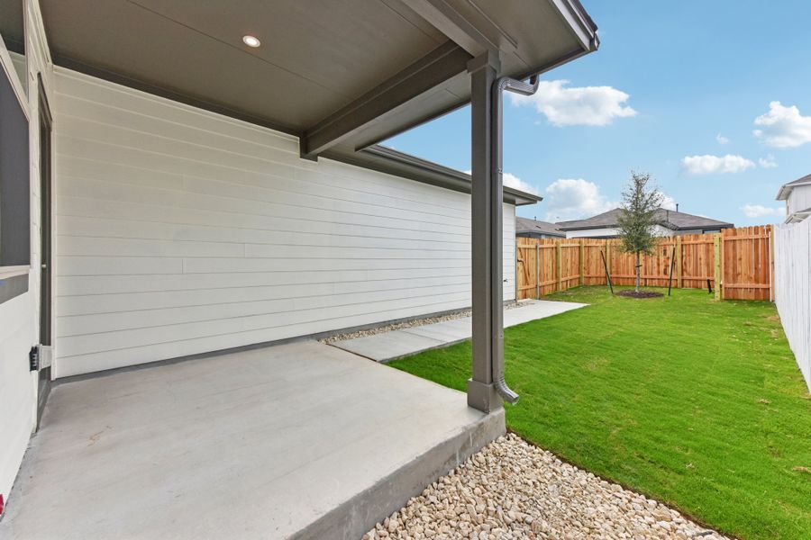 Exterior details and patio area of a home in Sage Hollow, Kyle (Image 3).