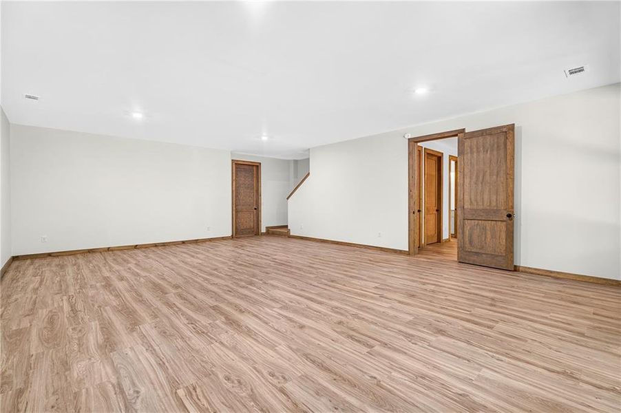 Spacious, unfurnished interior of a new home in , Ellijay (Image 48).
