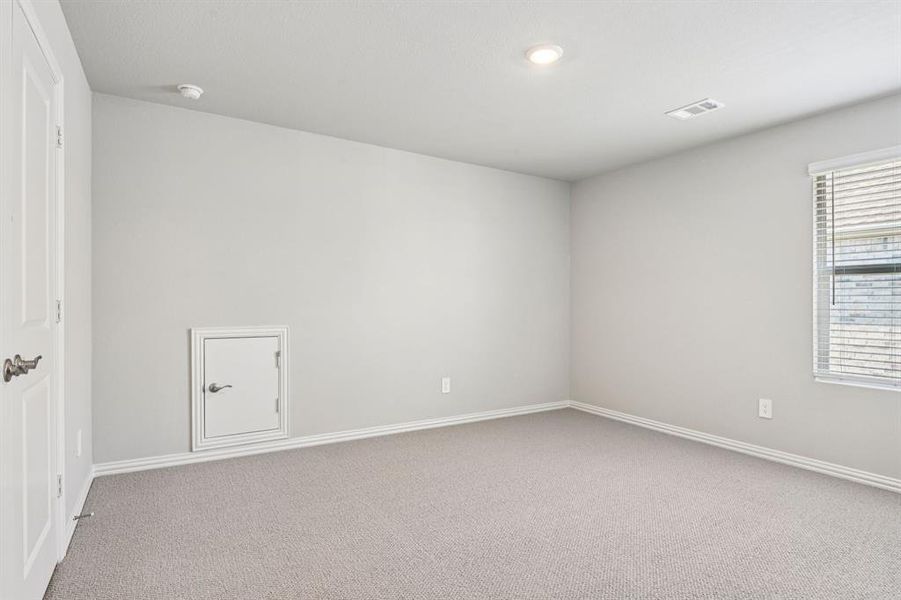 Spacious, unfurnished interior of a new home in Windmore, Princeton (Image 34).
