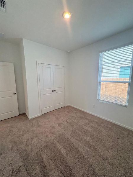 Spacious, unfurnished interior of a new home in Stokesbury, Waller (Image 15).