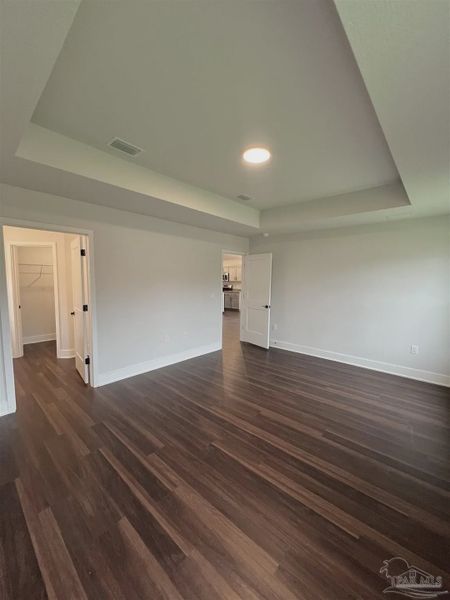 Spacious, unfurnished interior of a new home in Pine Top, Cantonment (Image 11).