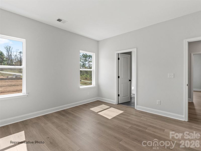 Spacious, unfurnished interior of a new home in , Asheville (Image 33).