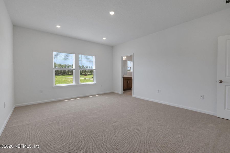 Spacious, unfurnished interior of a new home in Brook Forest, St. Augustine (Image 37).
