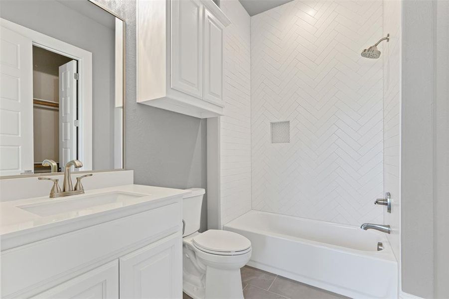 Furnished interior view inside a new home in , Weatherford (Image 27).