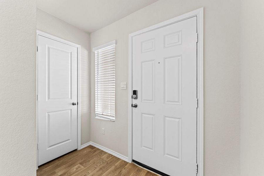 Spacious, unfurnished interior of a new home in Bollinger, Maxwell (Image 18).