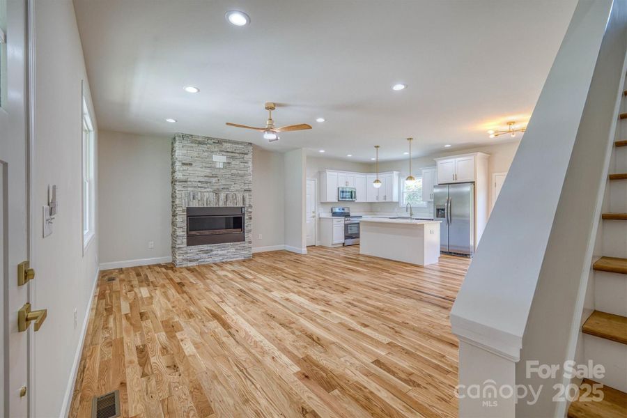 Image 28 of a home in .