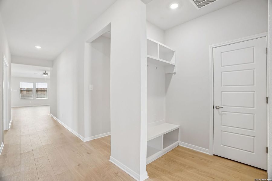 Spacious, unfurnished interior of a new home in Carmel Ranch, Schertz (Image 41).