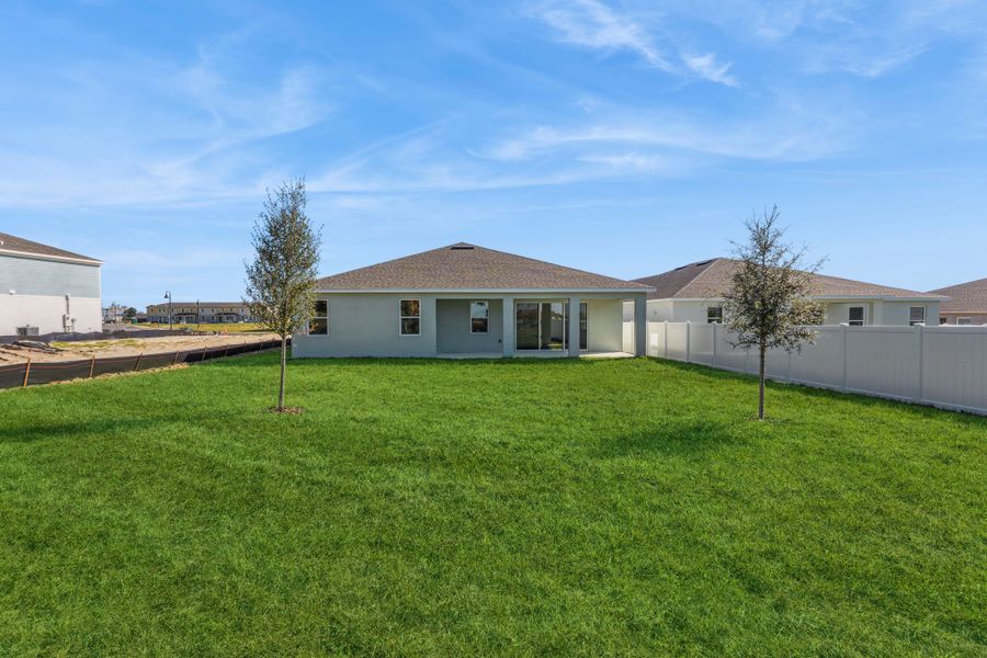 Representative exterior details of a home built from the Aspen by Hartizen Homes in Eden Crest, Apopka (Image 3).