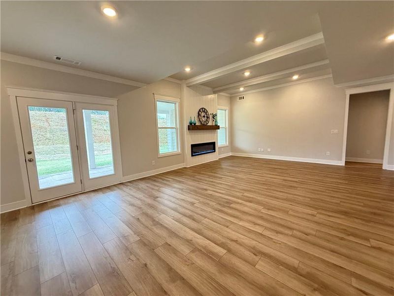 Spacious, unfurnished interior of a new home in Ponderosa Farms Manor, Gainesville (Image 20).