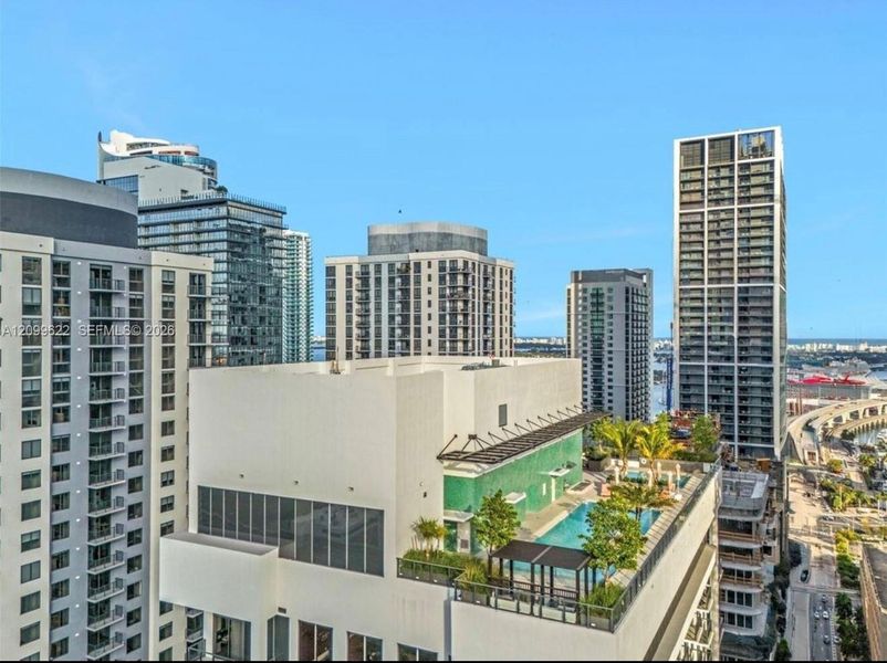 Condo located in Miami, FL showcasing its design and architecture (Image 3). Condo located in Miami, FL showcasing its design and architecture (Image 3).