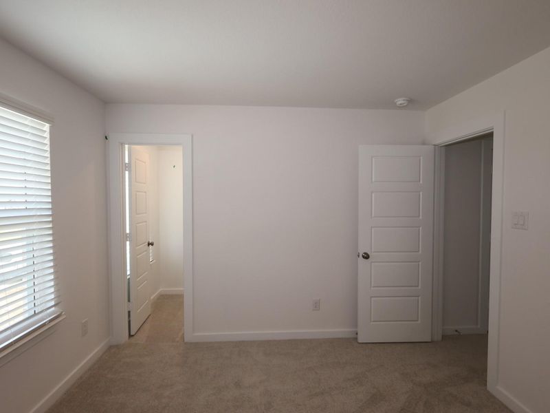 Spacious, unfurnished interior of a new home in Summerview, Fulshear (Image 25).