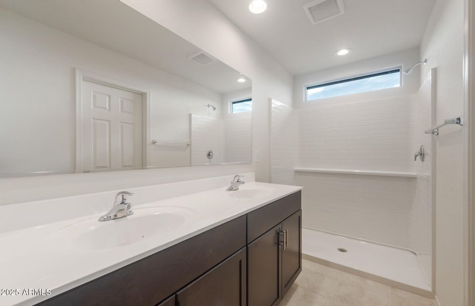 13 - Owner Bathroom 13 - Owner Bathroom