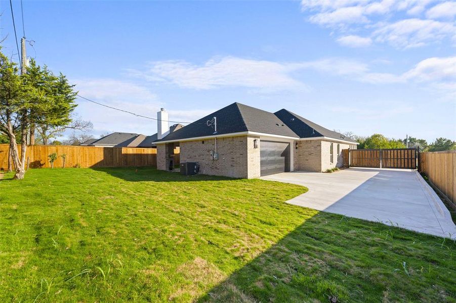 Exterior details and patio area of a home in , Glenn Heights (Image 31). Exterior details and patio area of a home in , Glenn Heights (Image 31).