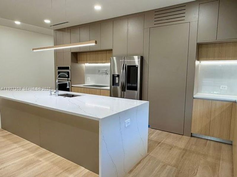 Furnished interior view inside a new home in , Fort Lauderdale (Image 6).