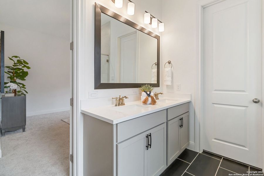Furnished interior view inside a new home in Woodbridge Farms, La Vernia (Image 5).