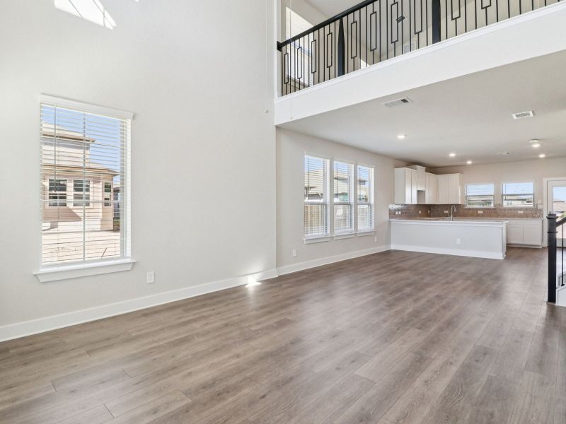 Spacious, unfurnished interior of a new home in Royal Crest, San Antonio (Image 13).