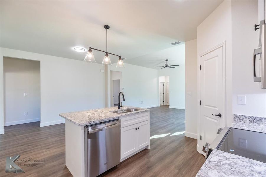 Furnished interior view inside a new home in , Abilene (Image 7).