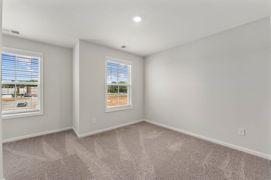 Spacious, unfurnished interior of a new home in Tucker Ridge, Pendleton (Image 24).