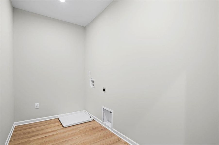 Spacious, unfurnished interior of a new home in Laurel Farms, Dallas (Image 36). Spacious, unfurnished interior of a new home in Laurel Farms, Dallas (Image 36).