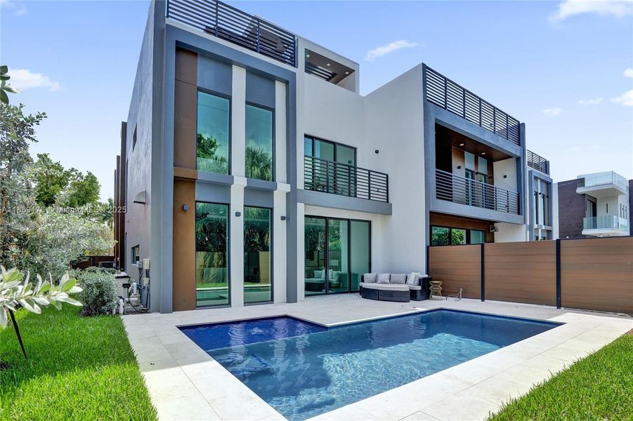 Image 82 of a home in . Image 82 of a home in .