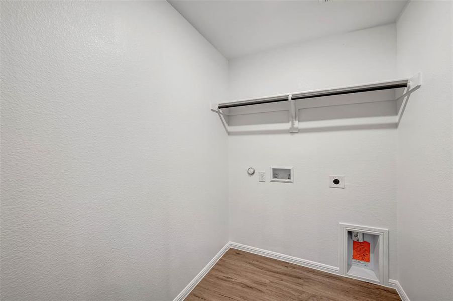 Spacious, unfurnished interior of a new home in ValleyBrooke, Mesquite (Image 24).