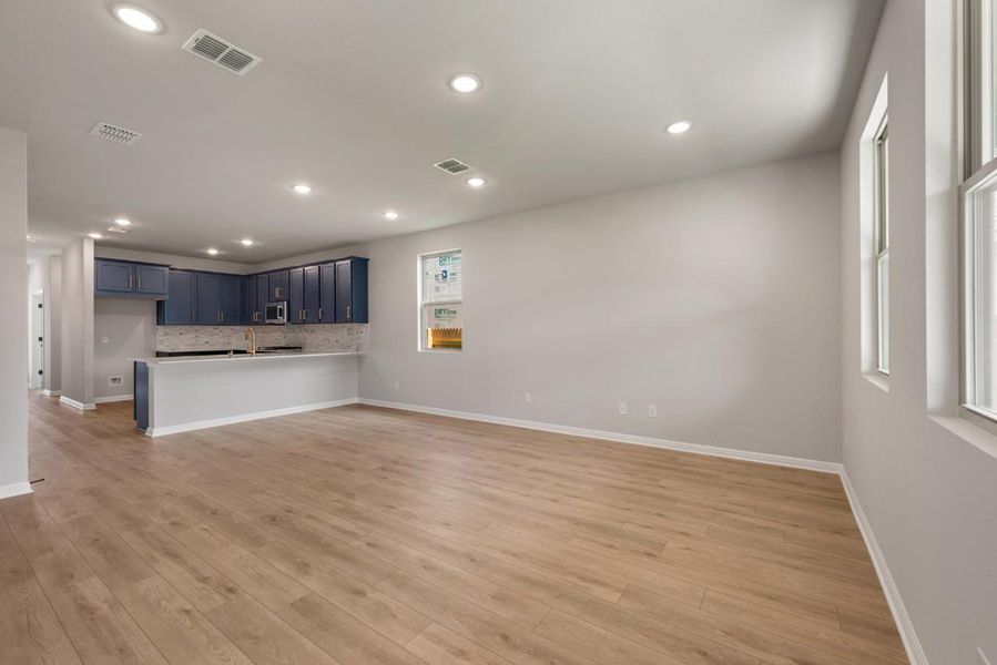 Spacious, unfurnished interior of a new home in Patterson Ranch, Georgetown (Image 22).