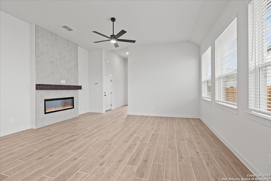 Spacious, unfurnished interior of a new home in Stream Waters, Seguin (Image 16). Spacious, unfurnished interior of a new home in Stream Waters, Seguin (Image 16).
