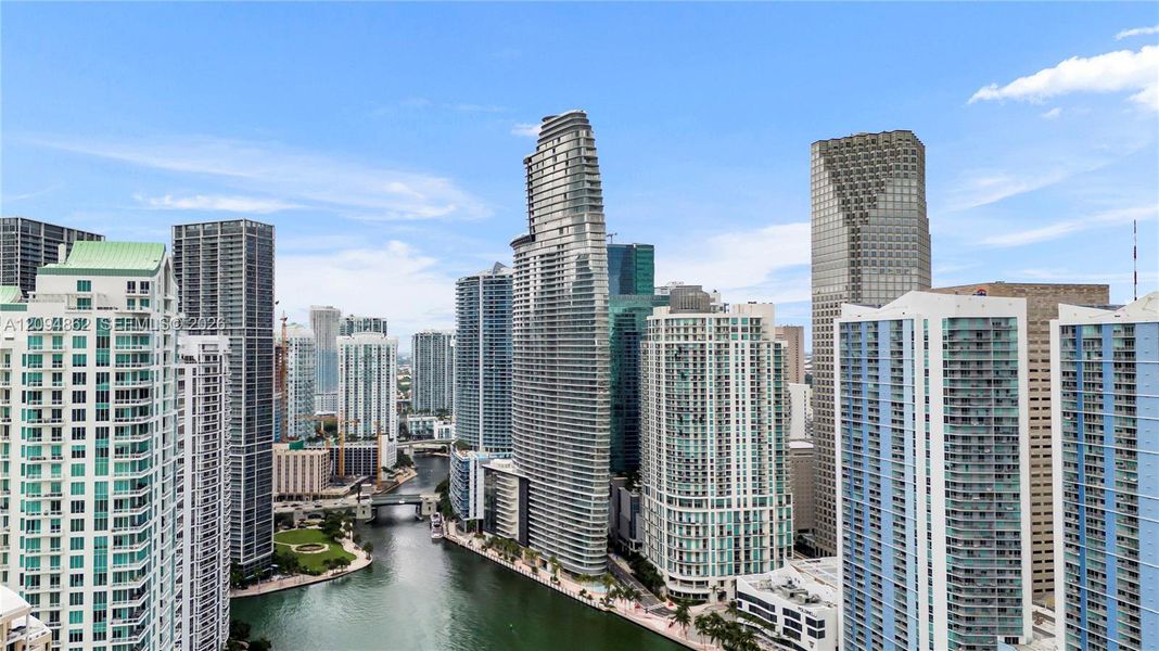 Condo located in Miami, FL showcasing its design and architecture (Image 27). Condo located in Miami, FL showcasing its design and architecture (Image 27).