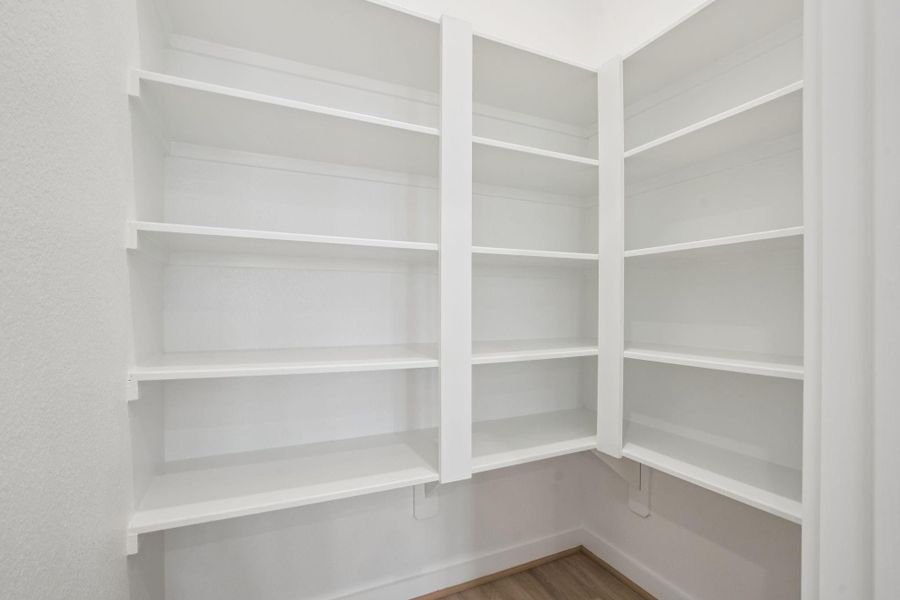 Spacious, unfurnished interior of a new home in Kemah Crossing - City Series, Kemah (Image 38).